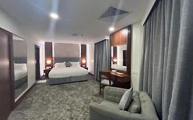 لي لي للأجنحة الفندقية المبرز